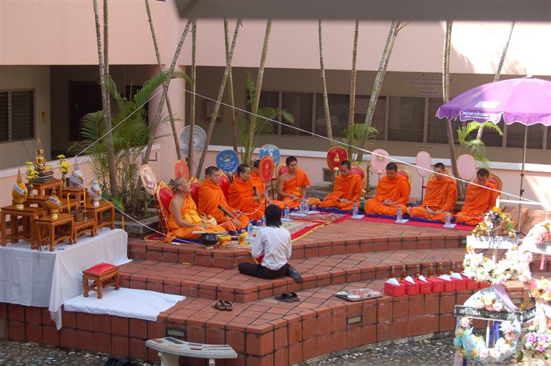 ../Picture/2552/DSC_0107 (Medium).JPG